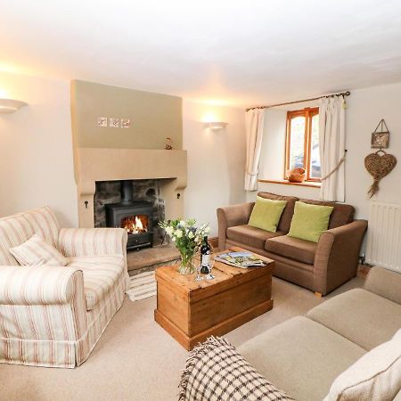 Kempshill Cottage Tideswell Exterior photo