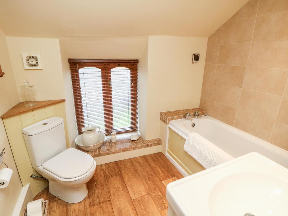 Kempshill Cottage Tideswell Exterior photo